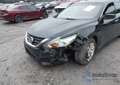2017 Nissan Altima 2.5 S z USA, uszkodzony, nr VIN 1N4AL3AP1HC478484